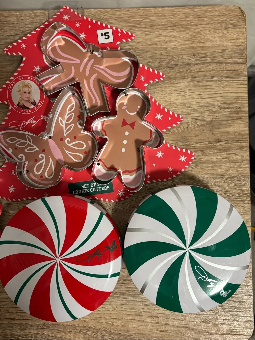 Dolly Parton Christmas Candles and Baking Set 6 pieces